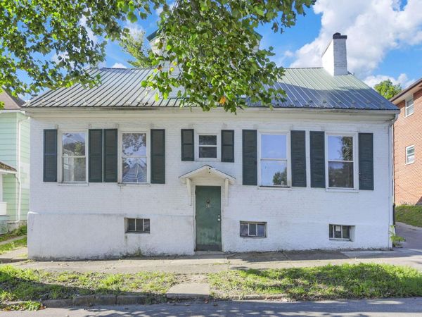 241 Perry Street, Lancaster, OH 43130