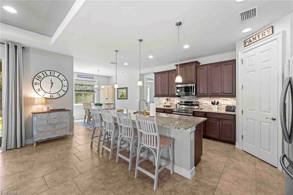 3069 Amadora Cir, Cape Coral, FL 33909 Photo