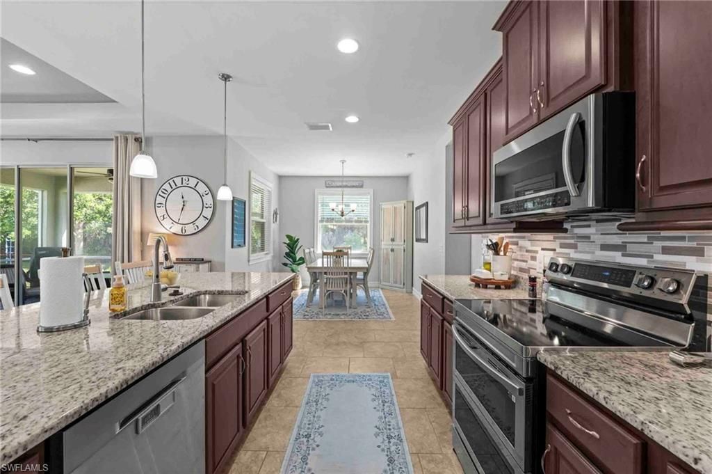 3069 Amadora Cir, Cape Coral, FL 33909 Photo