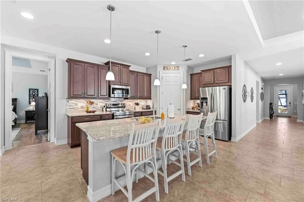 3069 Amadora Cir, Cape Coral, FL 33909 Photo