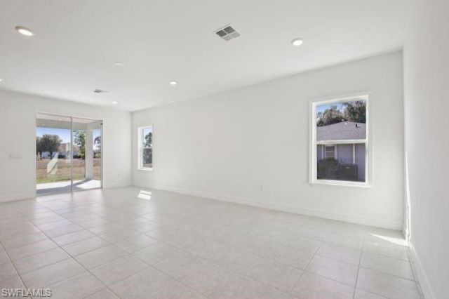 1946 NE 15th St , Cape Coral, FL 33909 Photo