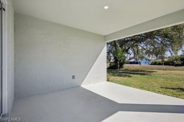 1946 NE 15th St , Cape Coral, FL 33909 Photo