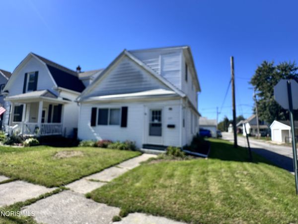 177 Bacon Street , Rossford, OH 43460