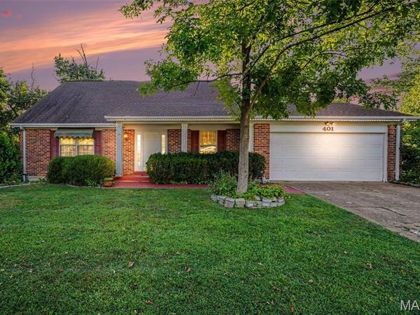 401 Woodrun Drive, Ballwin, MO 63021
