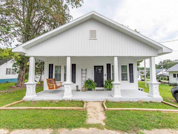 115 E SONGER ST, Waynesboro, TN 38485
