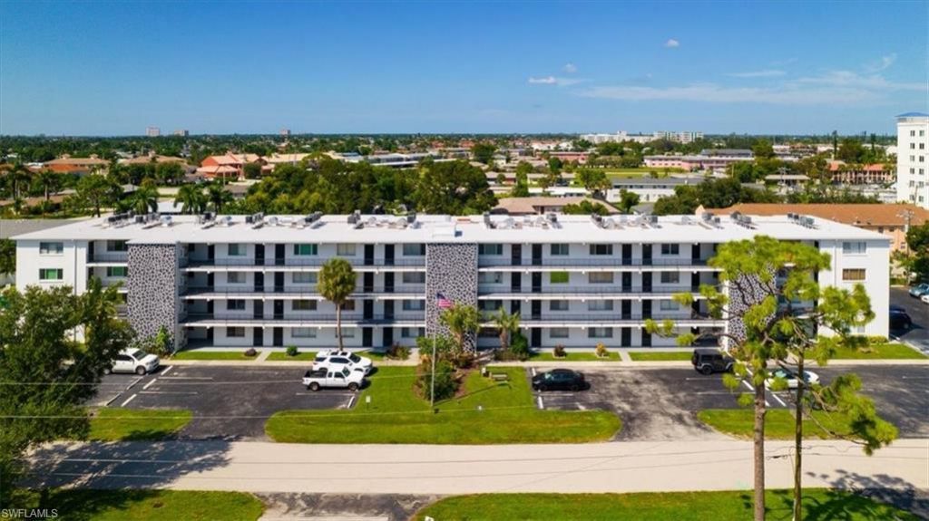 4906 Victoria Dr , Unit 413, Cape Coral, FL 33904 Photo