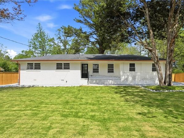 5542 Joeclay Drive , Stone Mountain, GA 30088