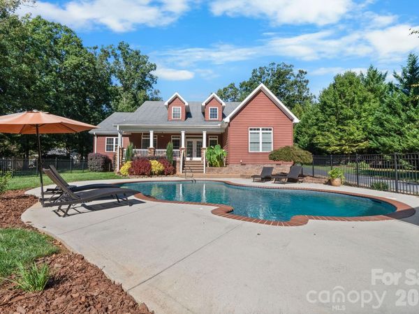 2139 Zion Church Road , Hickory, NC 28602