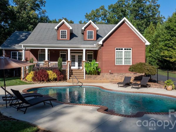 2139 Zion Church Road, Hickory, NC 28602