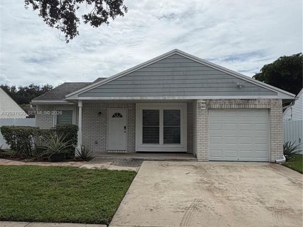 8630 SW 15th St, Unit 8630, Pembroke Pines, FL 33025