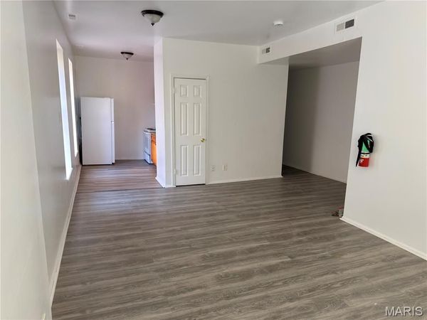 1320 Academy Avenue , St Louis, MO 63113