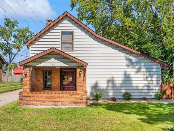 211 E Monroe Street , Belleville, IL 62220