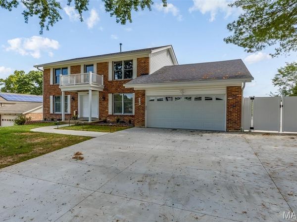 148 Spring Oaks Drive , Ballwin, MO 63011