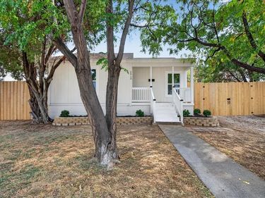 2913 Wesleyan Drive S, Fort Worth, TX 76105