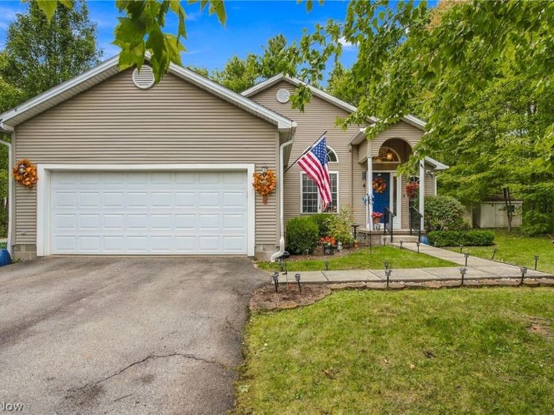 2445 Plum Creek Drive, Roaming Shores, OH 44084 Photo 4