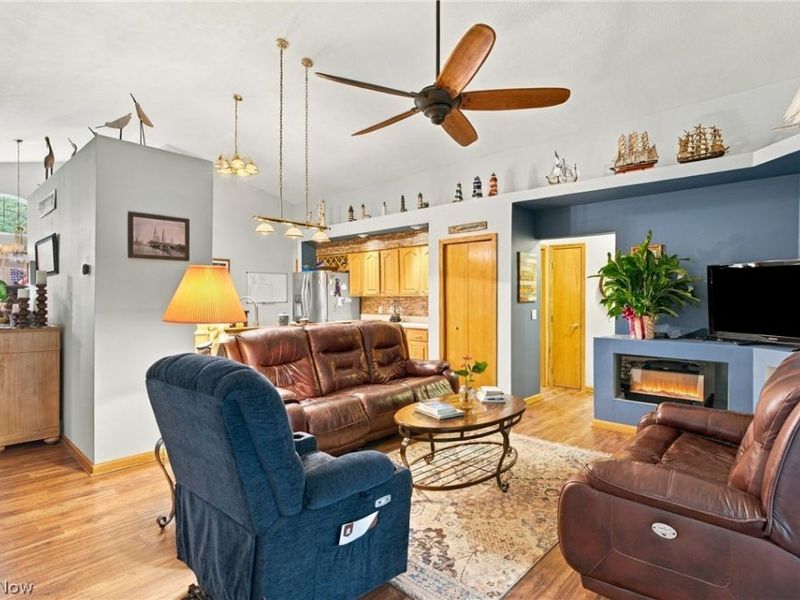 2445 Plum Creek Drive, Roaming Shores, OH 44084 Photo 5