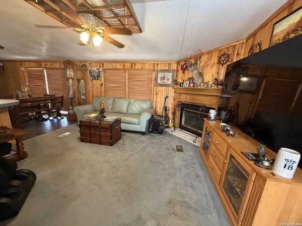 340 Shorthorn Unit 1, Stockdale, TX 78160