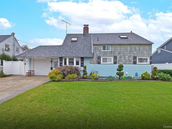 93 Abbey Lane , Levittown, NY 11756