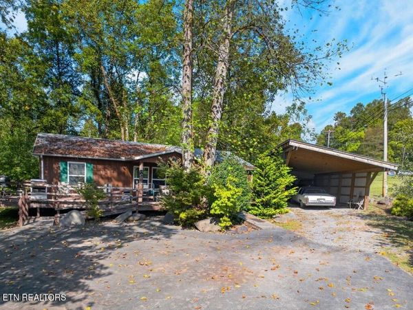 4921 Hooper Hwy, Cosby, TN 37722