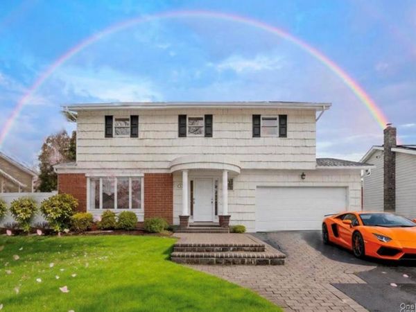 8 SAGAMORE Way S, Jericho, NY 11753
