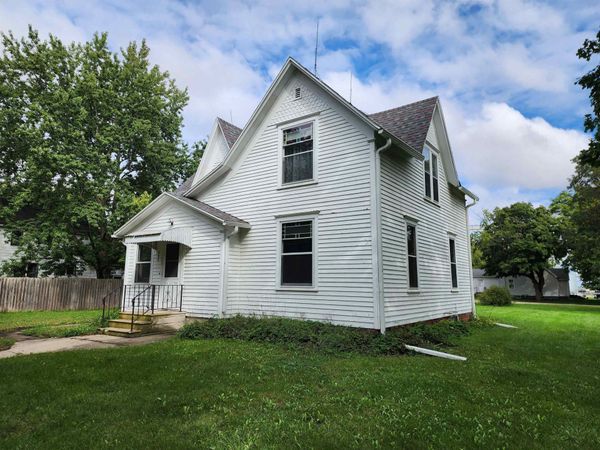 406 S 2nd Street , Albert City, IA 50510