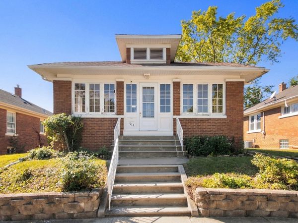 913 Clement Street , Joliet, IL 60435