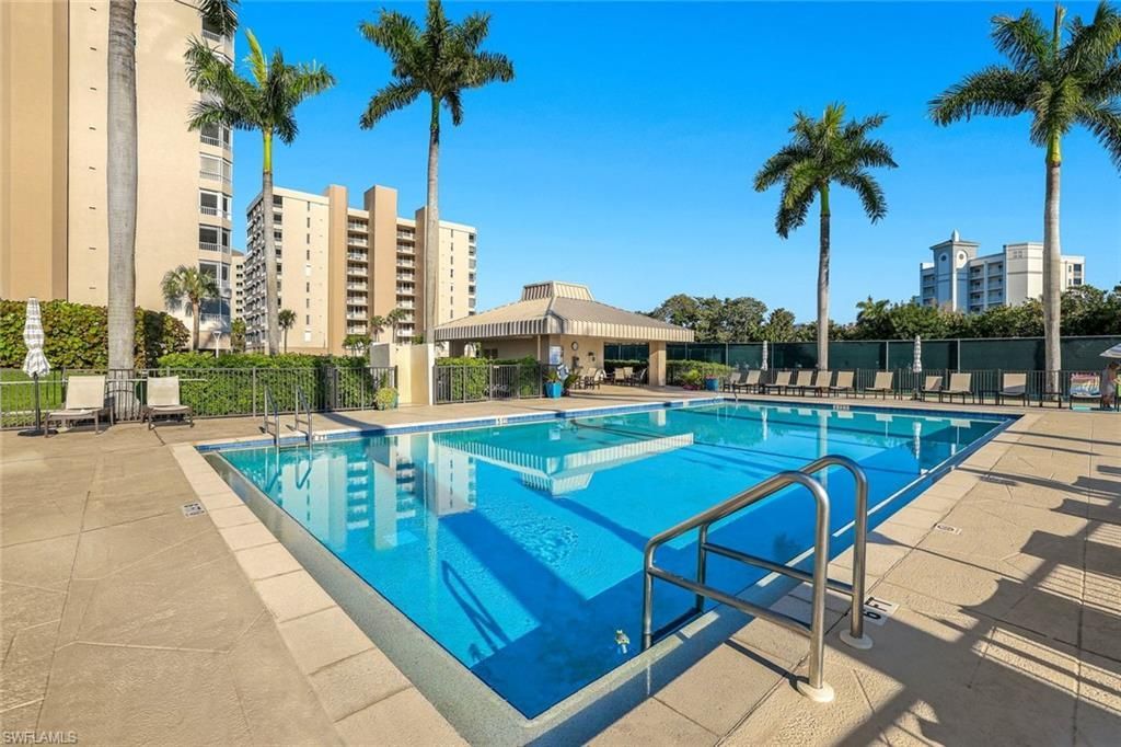 11118 Gulf Shore Dr , Unit 803, Naples, FL 34108 Photo