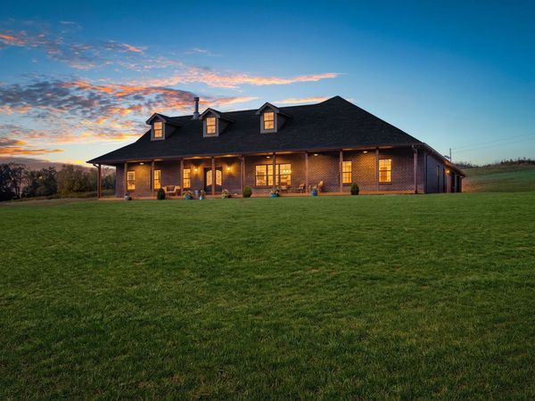 986 E Pin Hook Rd, Sparta, TN 38583