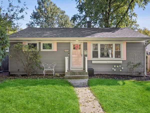 644 W Hinsdale Avenue , Hinsdale, IL 60521