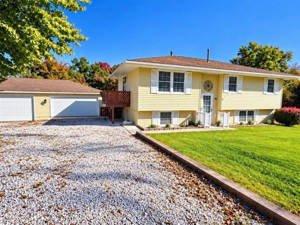 728 E Tolton Drive, Quincy, IL 62305