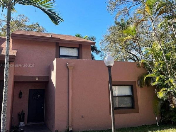 14 Chestnut Cir , Cooper City, FL 33026