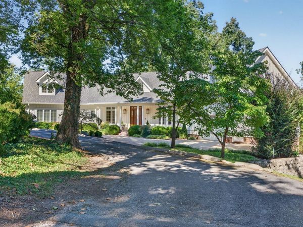 1117 Winding Oaks Way , Chattanooga, TN 37405