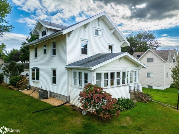 618 4Th Street, Gladbrook, IA 50635