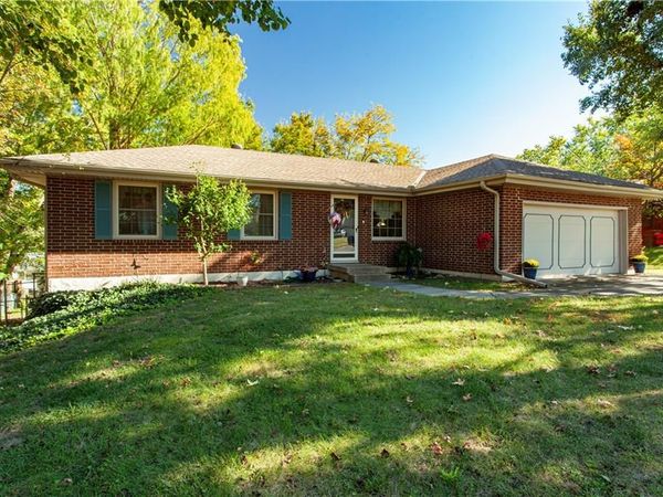 1913 Colony Lane, Independence, MO 64058