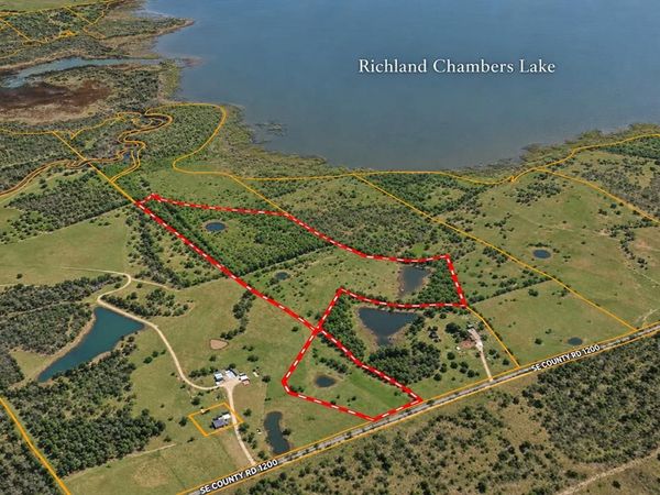 3337 SE County Road 1200 , Streetman, TX 75859