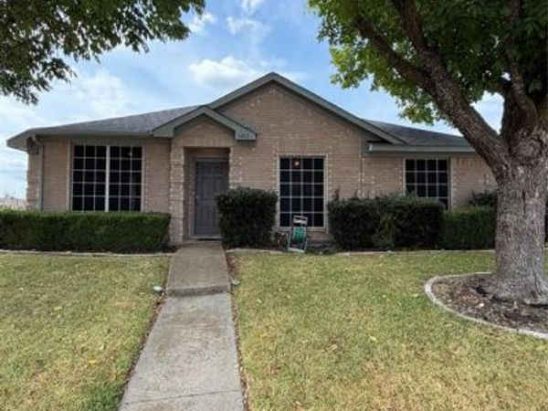 1013 Wentwood Drive , DeSoto, TX 75115