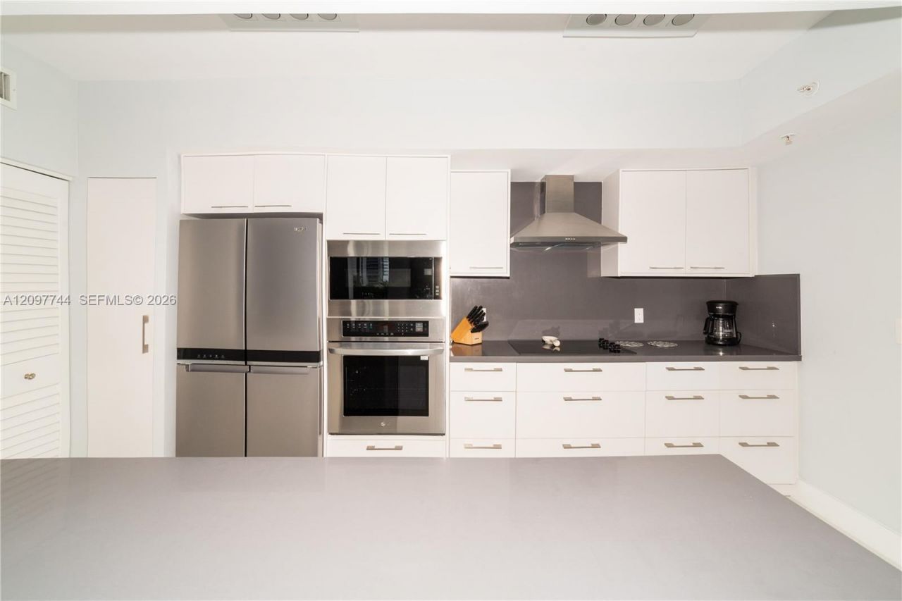 17145 N Bay Rd , Unit 4607, Sunny Isles Beach, FL 33160 Photo