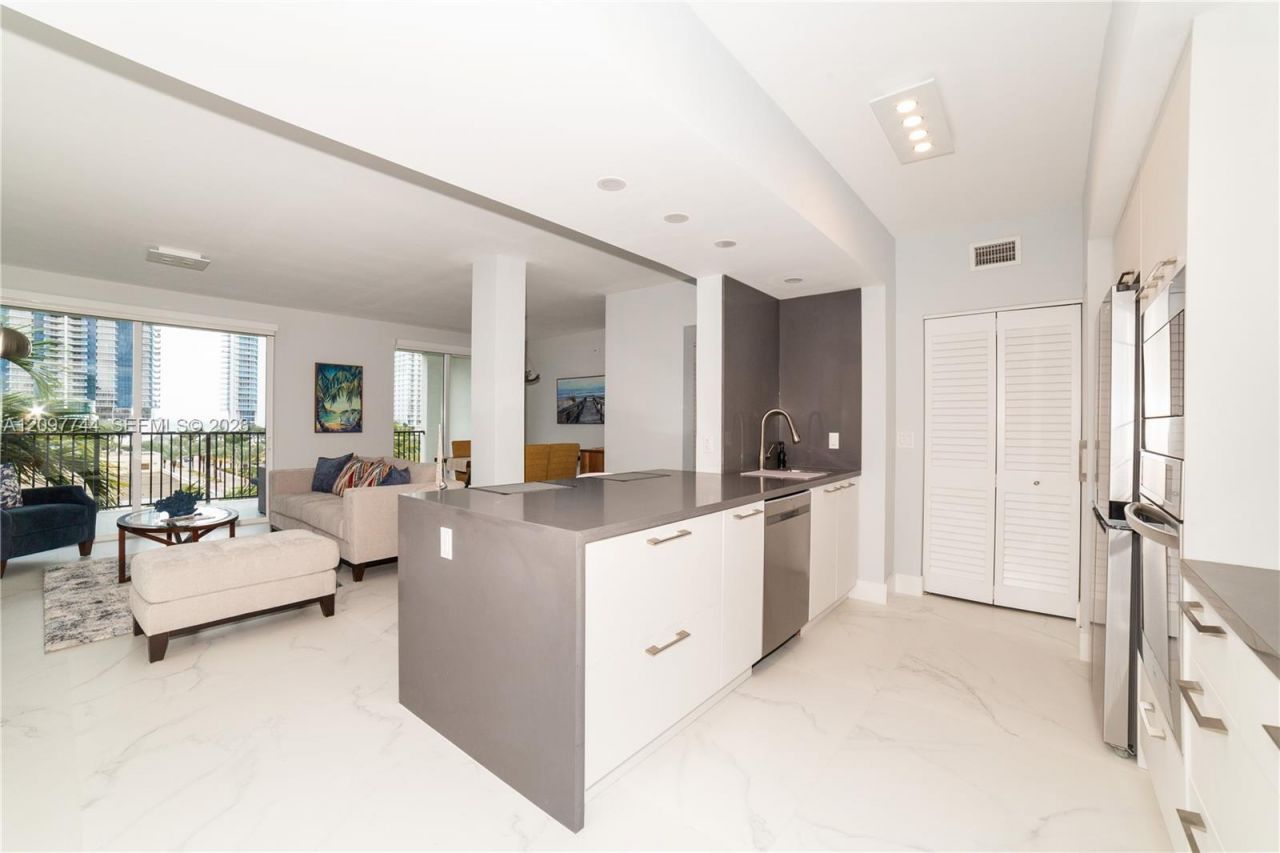 17145 N Bay Rd , Unit 4607, Sunny Isles Beach, FL 33160 Photo