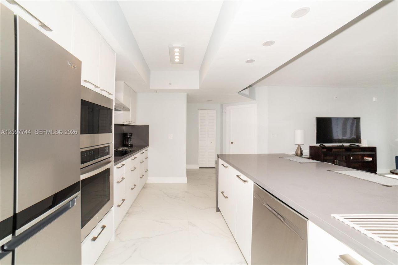 17145 N Bay Rd , Unit 4607, Sunny Isles Beach, FL 33160 Photo