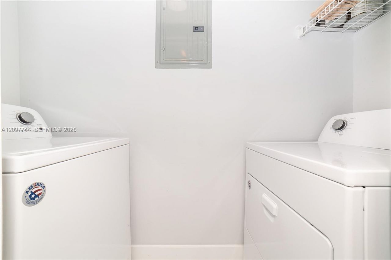17145 N Bay Rd , Unit 4607, Sunny Isles Beach, FL 33160 Photo