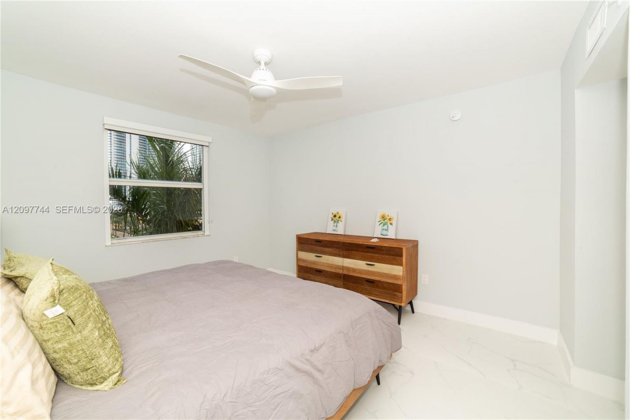 17145 N Bay Rd , Unit 4607, Sunny Isles Beach, FL 33160 Photo