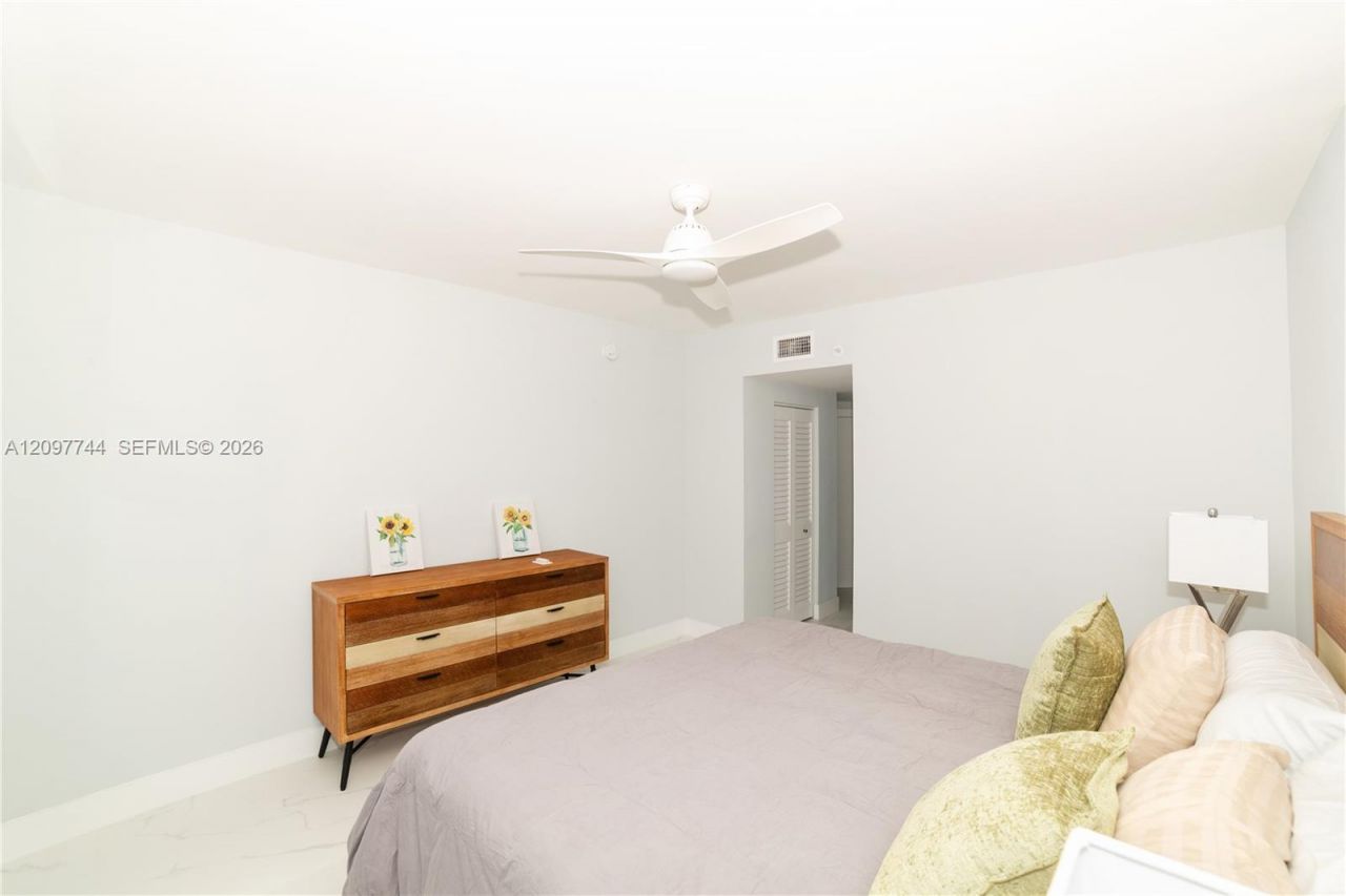 17145 N Bay Rd , Unit 4607, Sunny Isles Beach, FL 33160 Photo