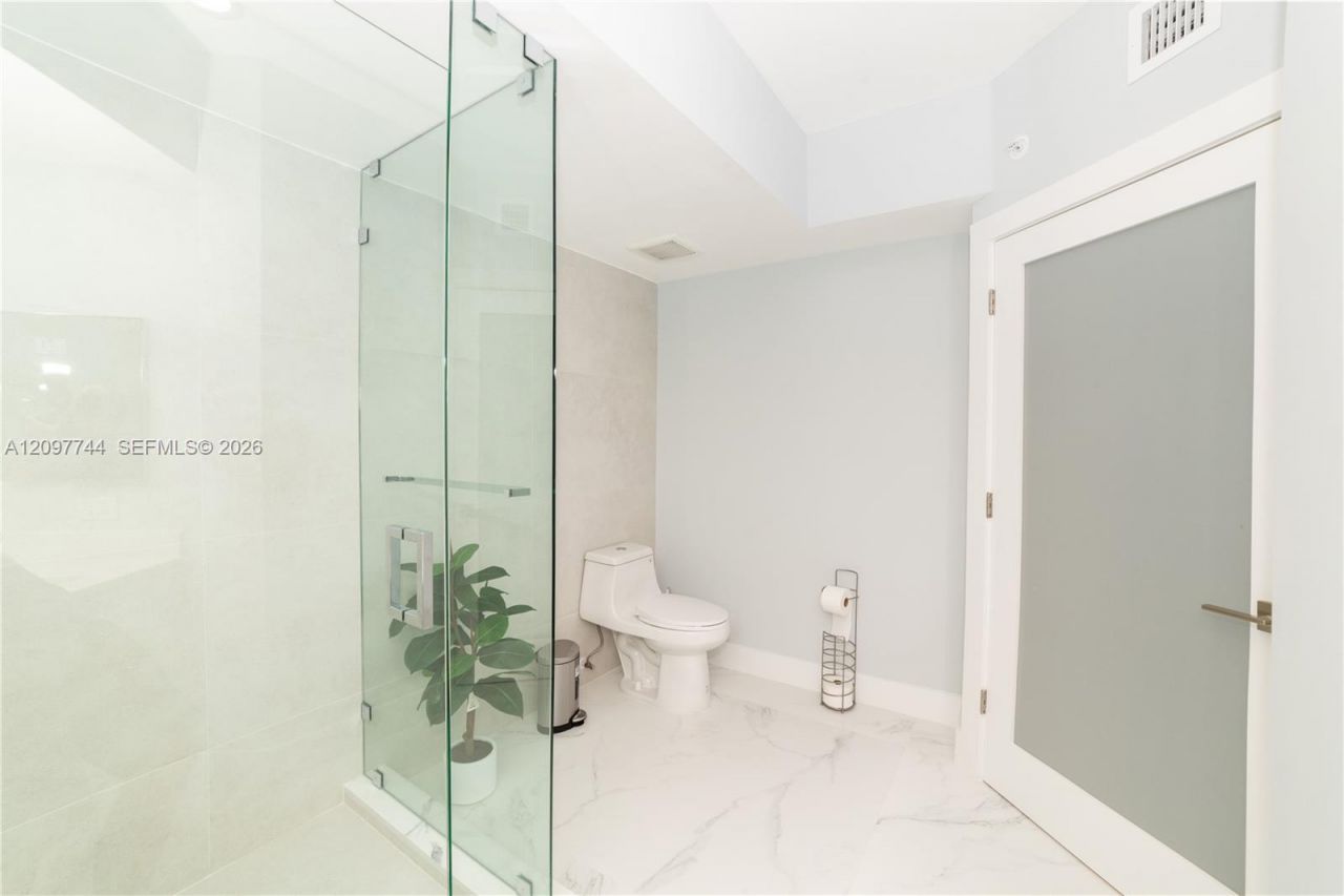 17145 N Bay Rd , Unit 4607, Sunny Isles Beach, FL 33160 Photo