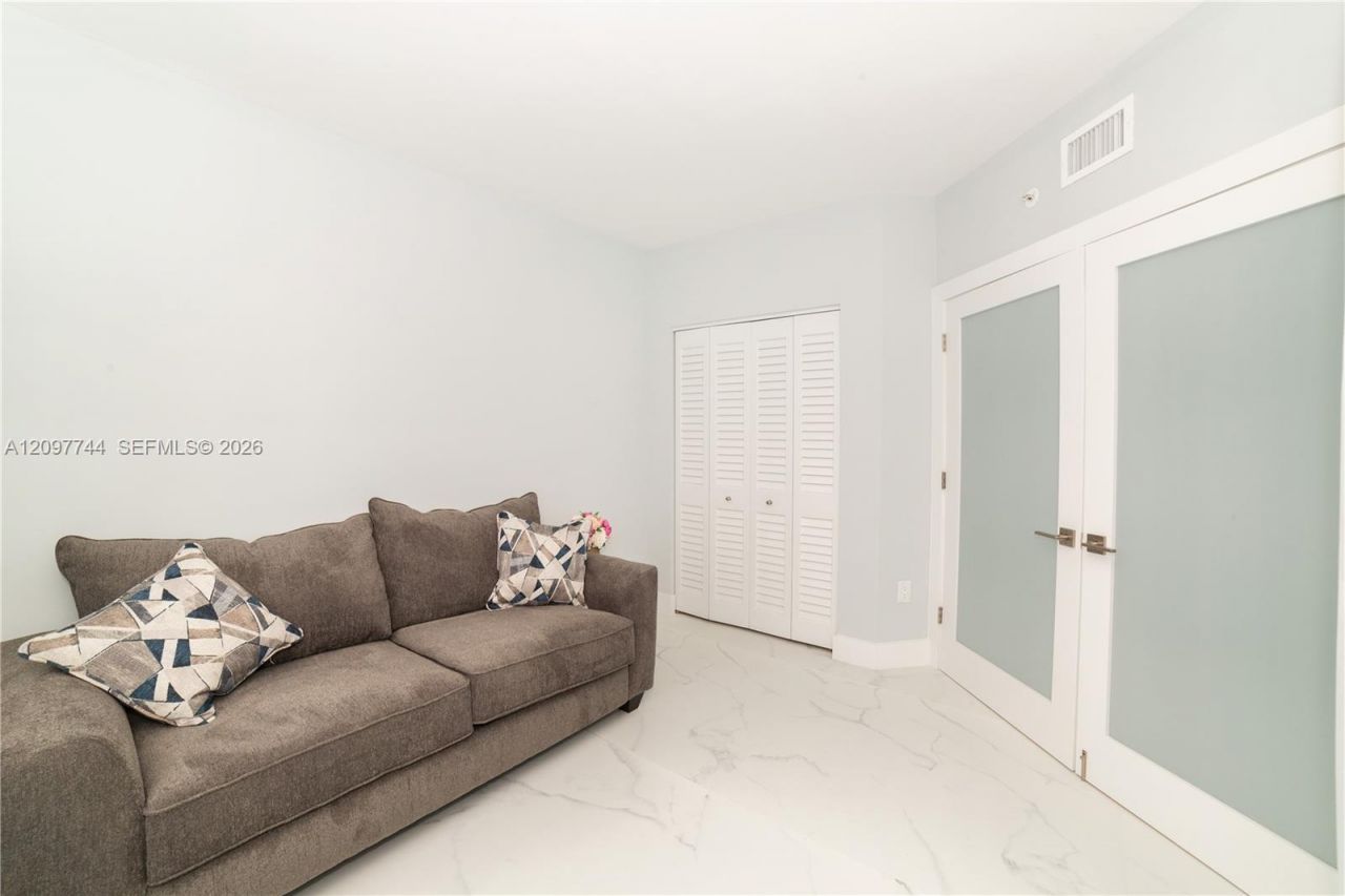 17145 N Bay Rd , Unit 4607, Sunny Isles Beach, FL 33160 Photo