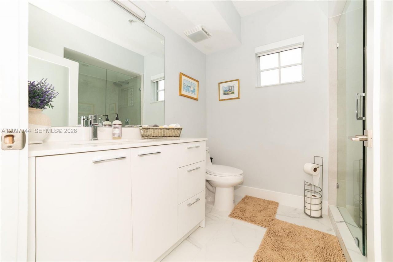 17145 N Bay Rd , Unit 4607, Sunny Isles Beach, FL 33160 Photo