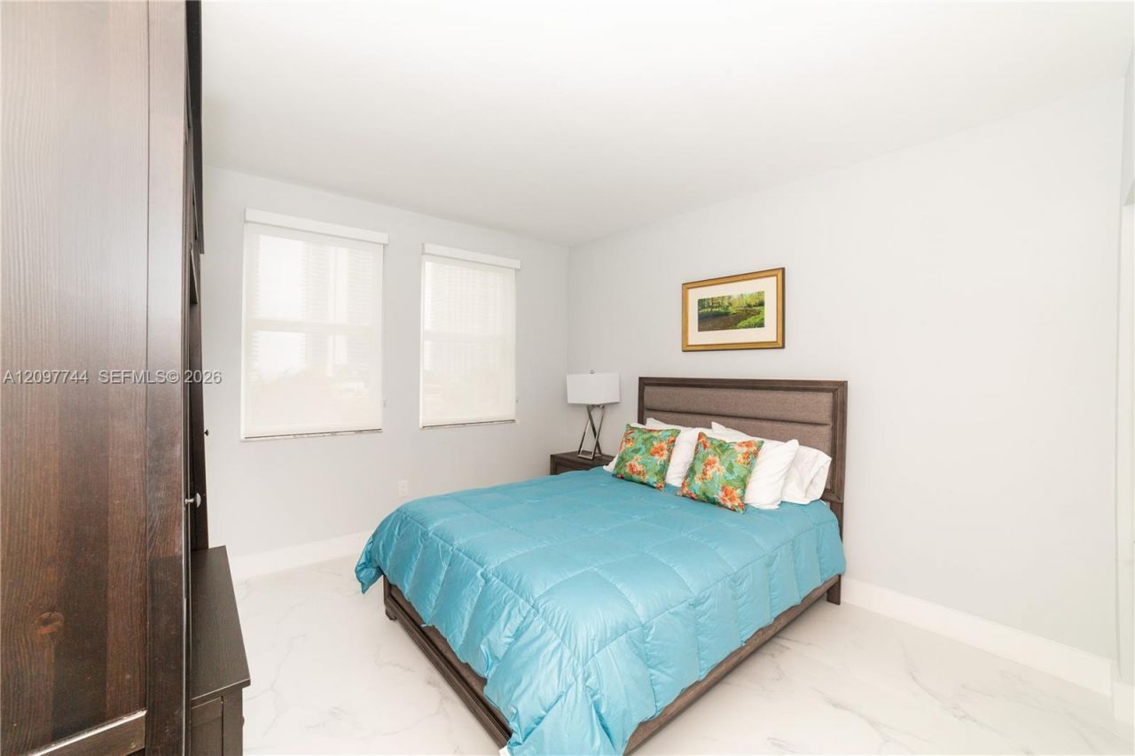 17145 N Bay Rd , Unit 4607, Sunny Isles Beach, FL 33160 Photo