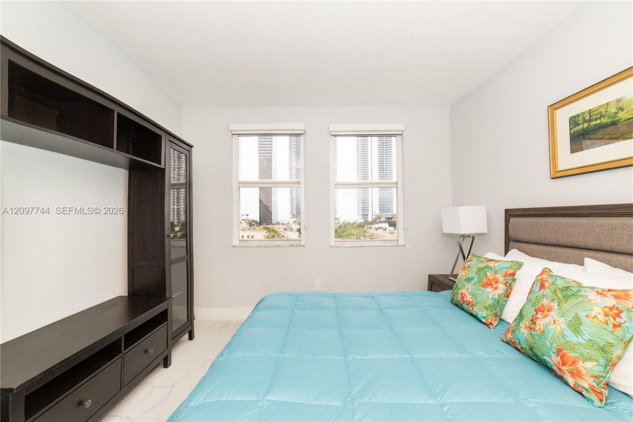 17145 N Bay Rd , Unit 4607, Sunny Isles Beach, FL 33160 Photo