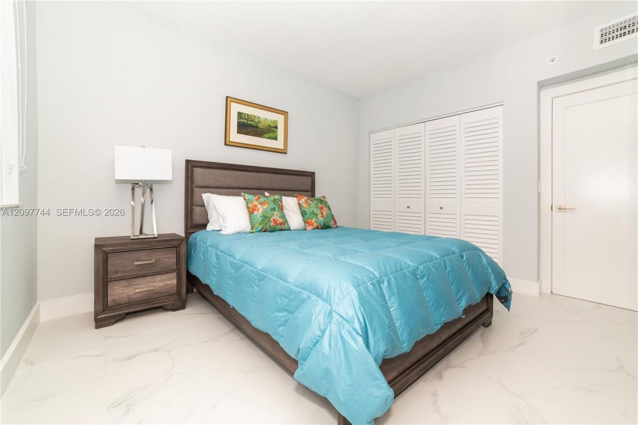 17145 N Bay Rd , Unit 4607, Sunny Isles Beach, FL 33160 Photo