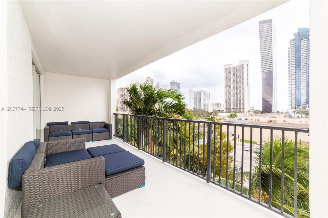 17145 N Bay Rd , Unit 4607, Sunny Isles Beach, FL 33160 Photo