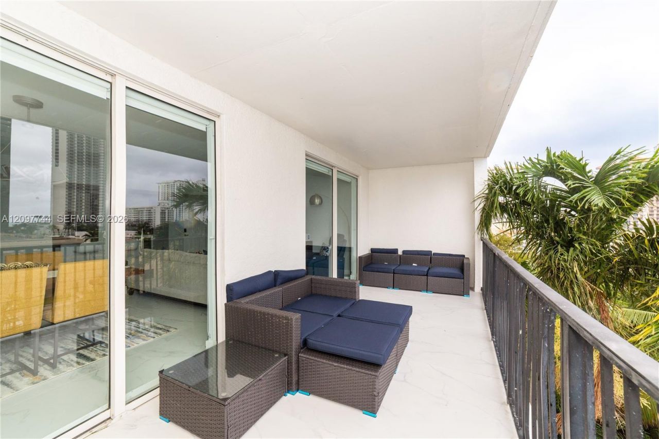 17145 N Bay Rd , Unit 4607, Sunny Isles Beach, FL 33160 Photo